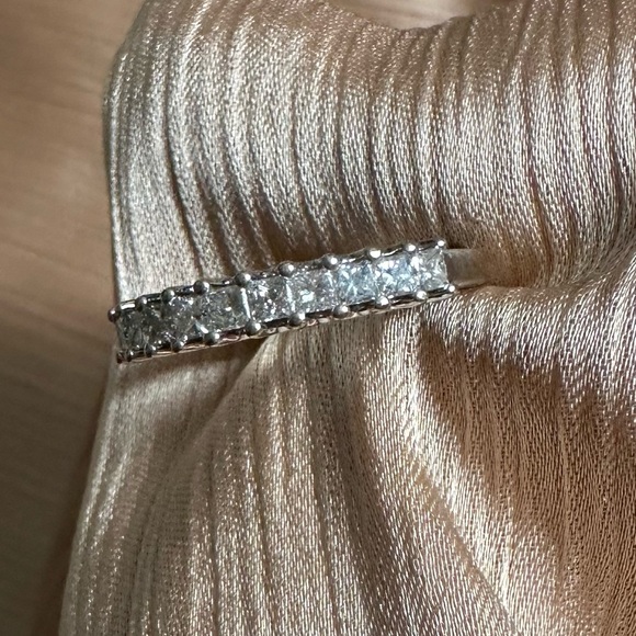 Zales 1/2 ct tw diamond ring in 14k gold. - Picture 2 of 9